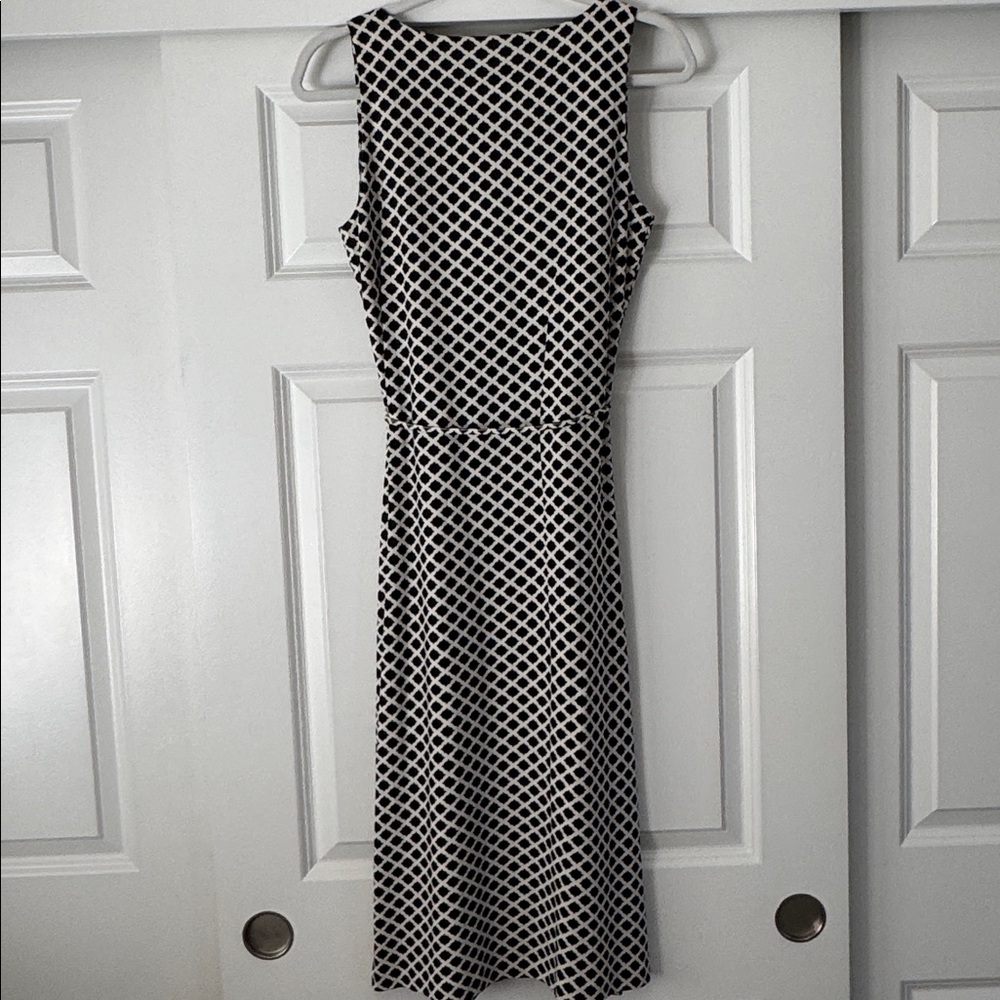 Banana Republic Black and White Geometric Midi Dress NWOT ✨👗 - Picture 2 of 6